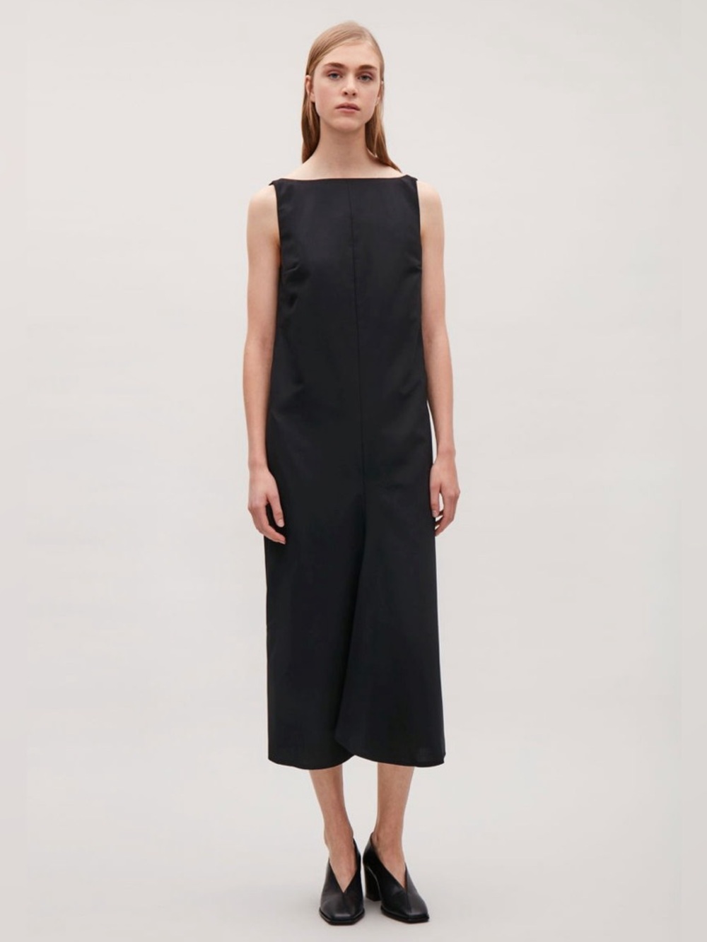 𝙲𝙾𝚂 Dress with front pleat that looks like it’s pants from the front Size 8